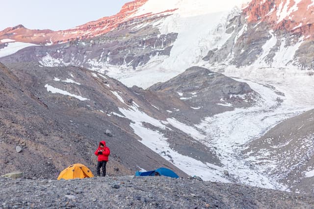 /images/montanismo/cerro-el-plomo/campamento1-federacion-cerro-el-plomo-ruta-alternativa.jpg